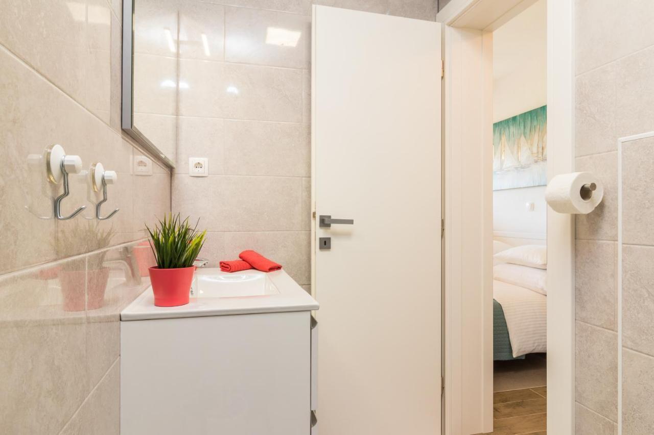 New Apartment Near Sea With 3 Bedrooms And 2 Bathrooms PUY 외부 사진