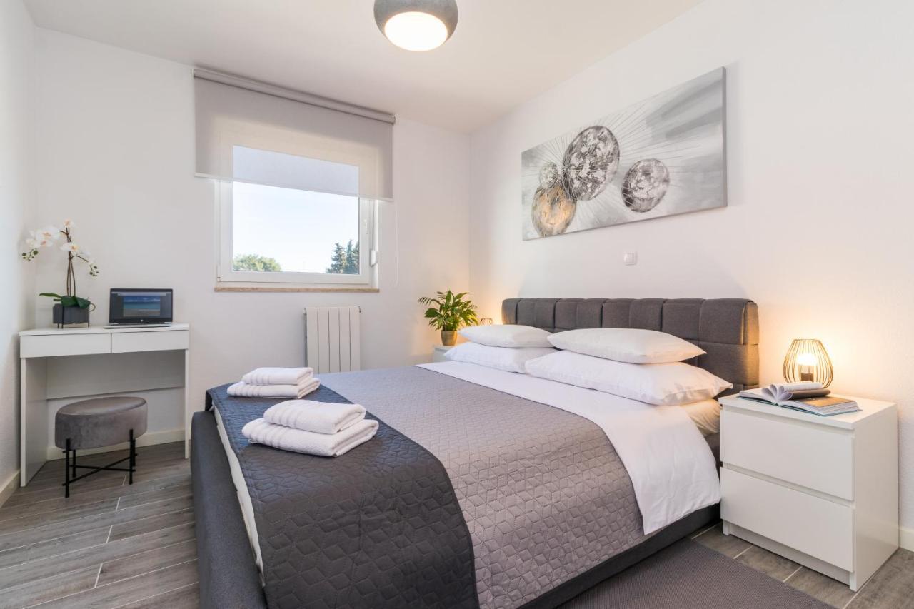 New Apartment Near Sea With 3 Bedrooms And 2 Bathrooms PUY 외부 사진